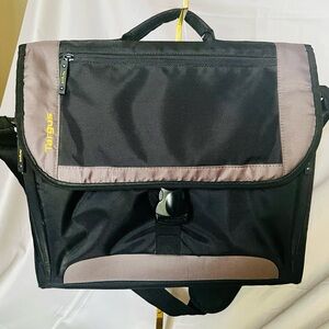 Targus City Gerald Black and Gray Men's Messenger Bag